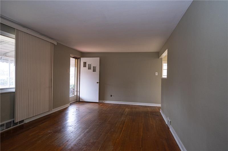5303 East Willock Road Pittsburgh, PA 15227 - Photo 8 of 25 Gallery Image 8