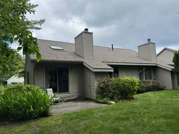 $619,000 | 723 North Apple Tree Drive, Suttons Bay, MI 49682