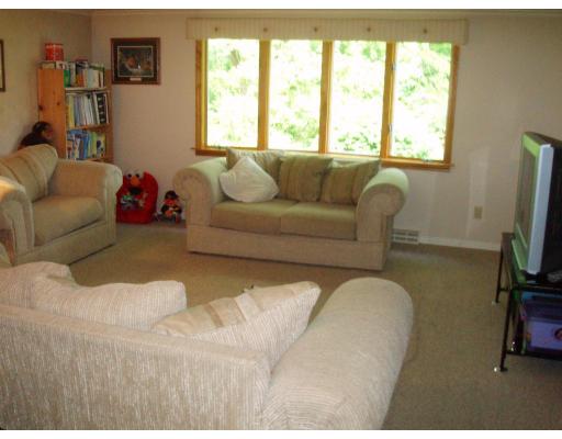 54 Moss Hill Road Russell, MA 01071 - Photo 8 of 23 Gallery Image 8
