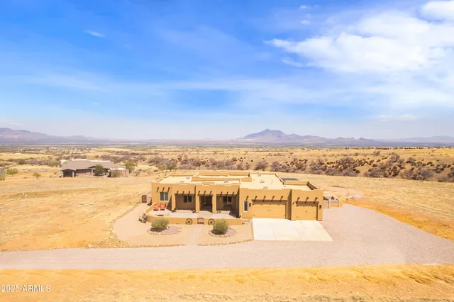 $710,000 | 6100 East Darley Drive, Hereford, AZ 85615