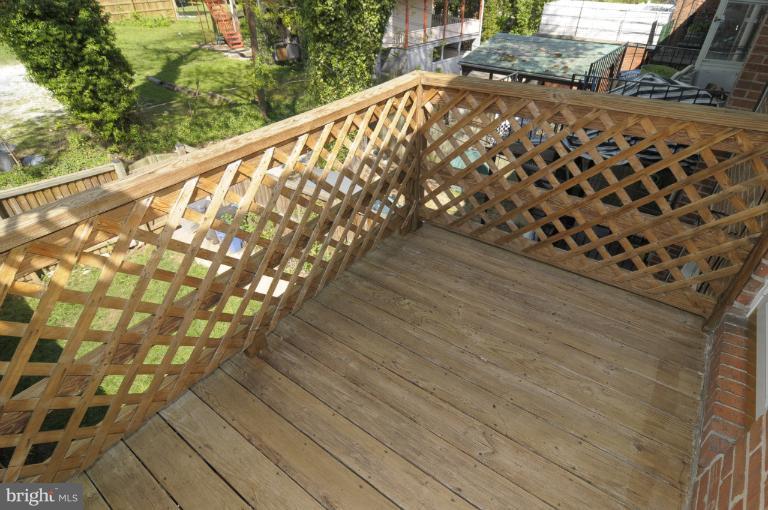 122 Cherrydell Road Catonsville, MD 21228 - Photo 8 of 21 Balcony