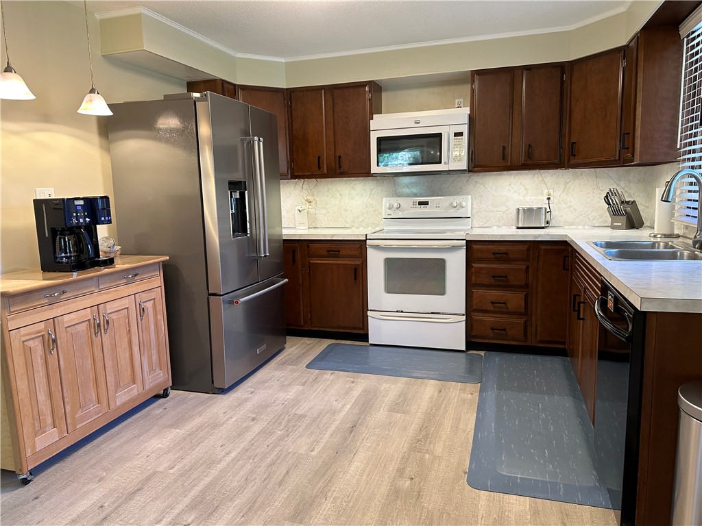 75 Ridgeside Lane Tiverton, RI 02878 - Photo 17 of 30