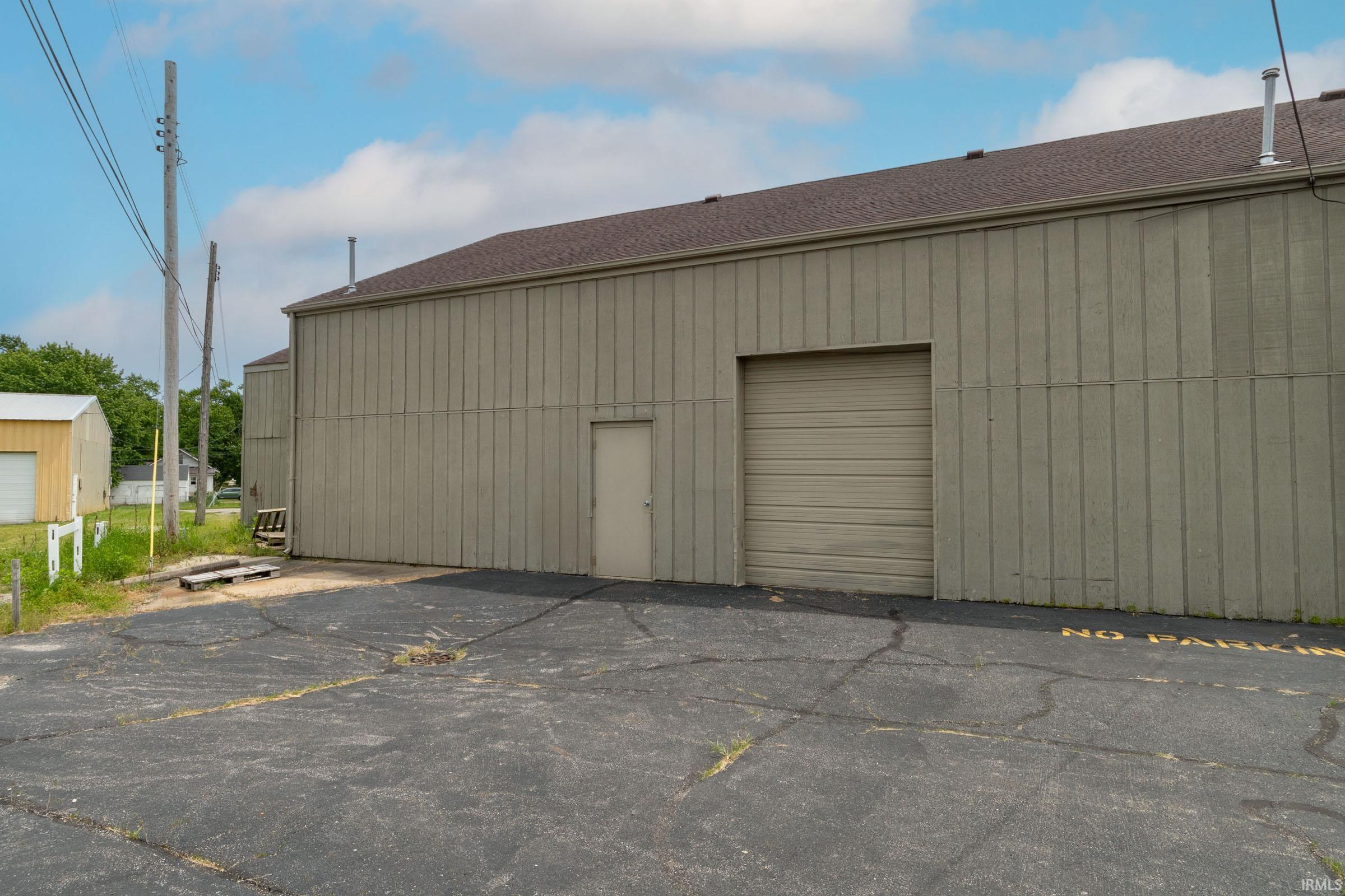 1505 Elkhart Road Goshen, IN 46526 - Photo 24 of 36