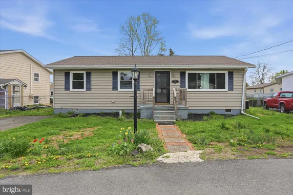 $1,700 | 105 Marl Drive, Ranson, WV 25438