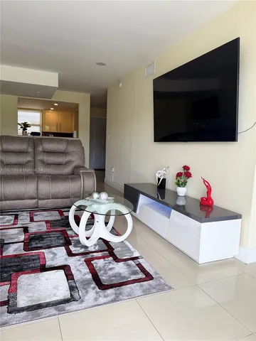 $335,000 | 9365 Fontainebleau, Unit E236, Miami, FL 33172