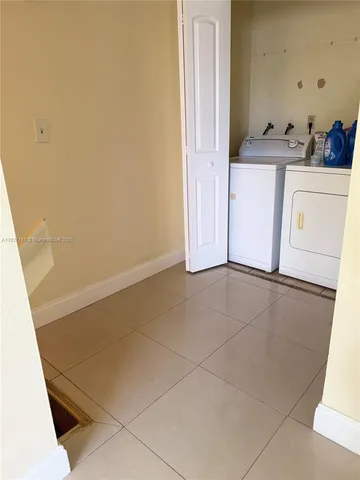 $335,000 | 9365 Fontainebleau, Unit E236, Miami, FL 33172