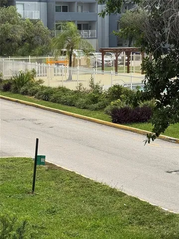 $335,000 | 9365 Fontainebleau, Unit E236, Miami, FL 33172