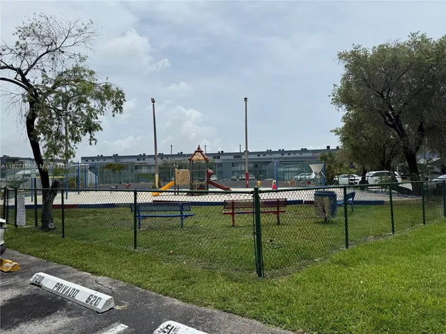 $335,000 | 9365 Fontainebleau, Unit E236, Miami, FL 33172