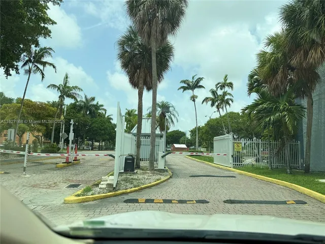 $335,000 | 9365 Fontainebleau, Unit E236, Miami, FL 33172