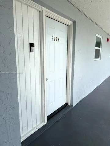 $335,000 | 9365 Fontainebleau, Unit E236, Miami, FL 33172