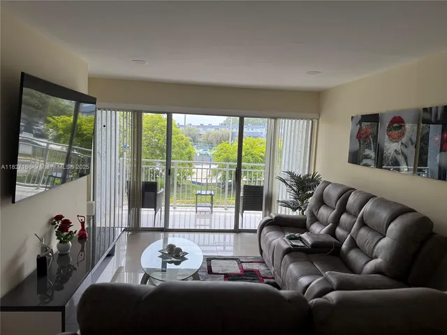 $335,000 | 9365 Fontainebleau, Unit E236, Miami, FL 33172