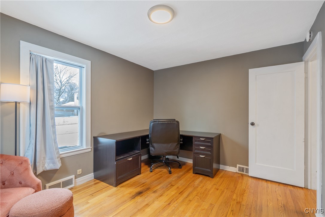 305 Marlborough Road Syracuse, NY 13206 - Photo 17 of 34