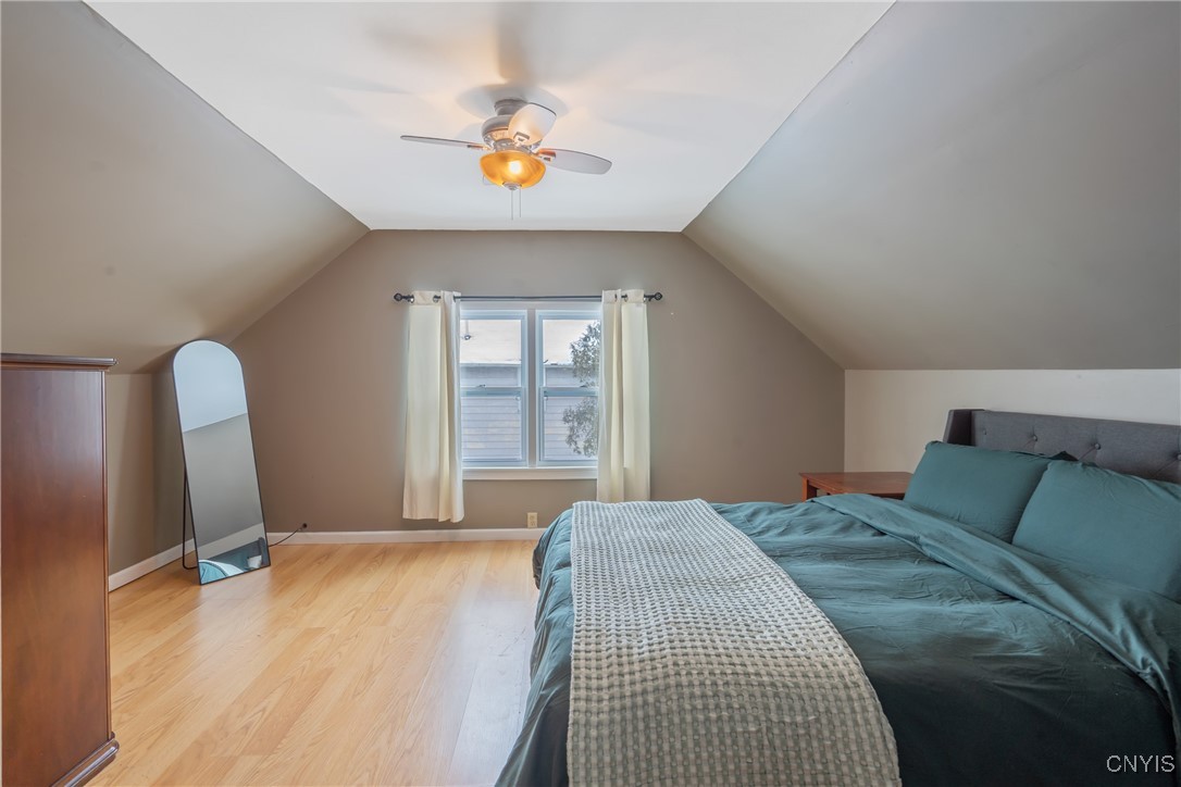 305 Marlborough Road Syracuse, NY 13206 - Photo 21 of 34 Large upstairs bedroom