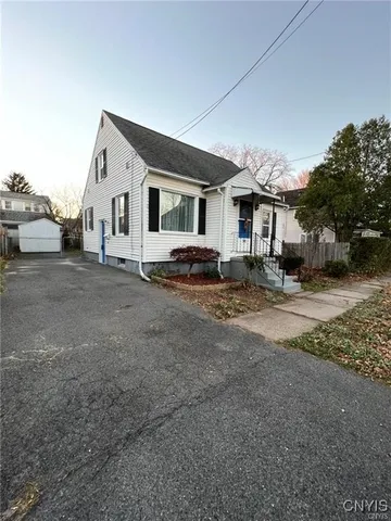 $159,900 | 305 Marlborough Road, Syracuse, NY 13206