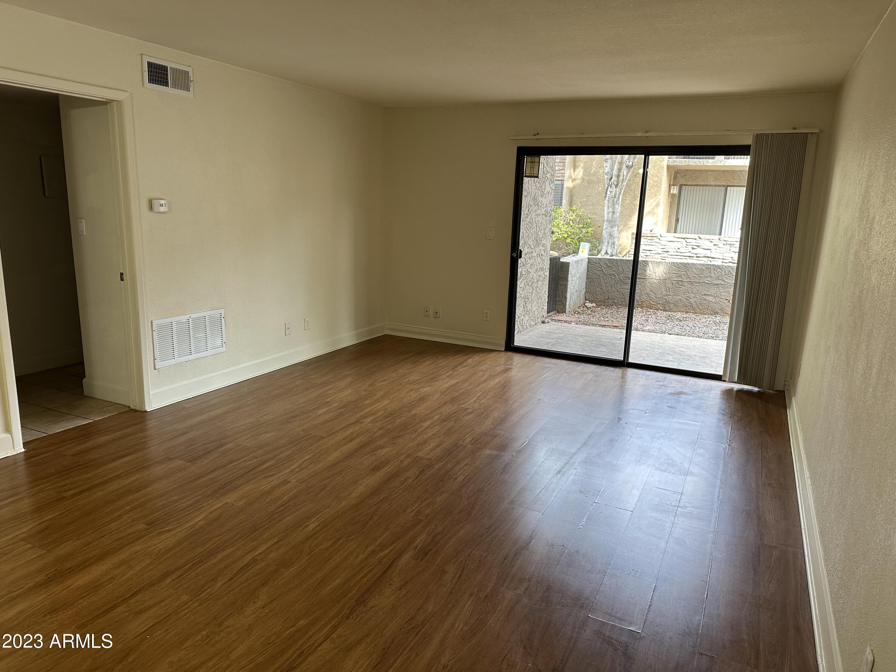 3825 East Camelback Road, Unit 125 Phoenix, AZ 85018 - Photo 4 of 18 Great Room