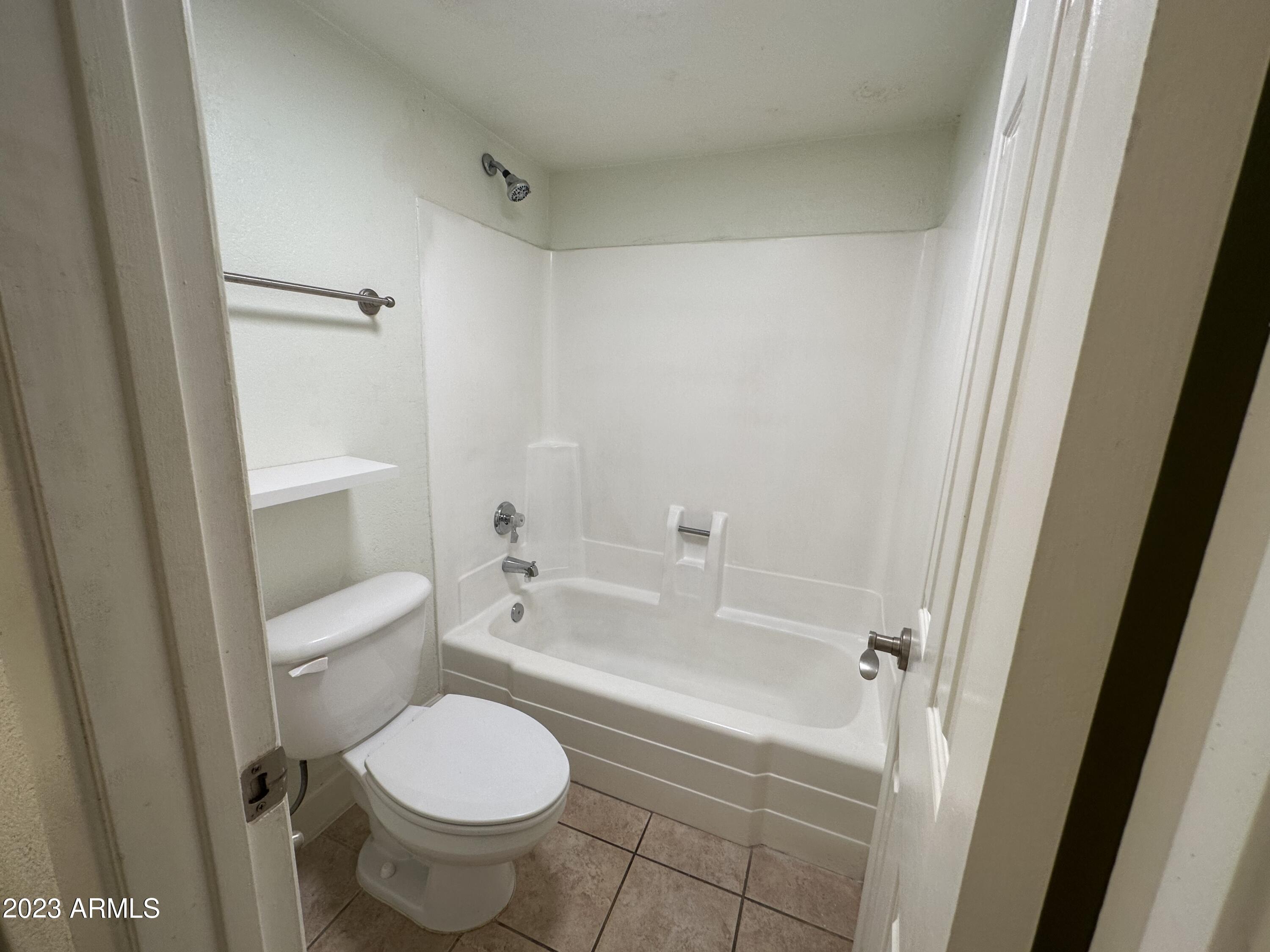 3825 East Camelback Road, Unit 125 Phoenix, AZ 85018 - Photo 10 of 18 Bathroom