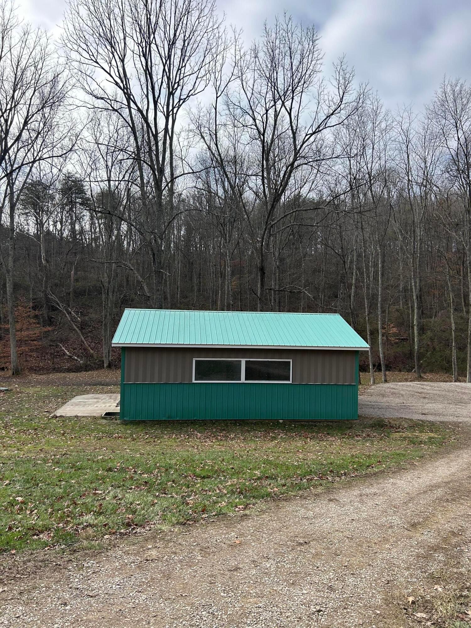 33461 Oliver Road Logan, OH 43138 - Photo 2 of 20 F236F63E-B3C5-4755-8440-DC992F669542