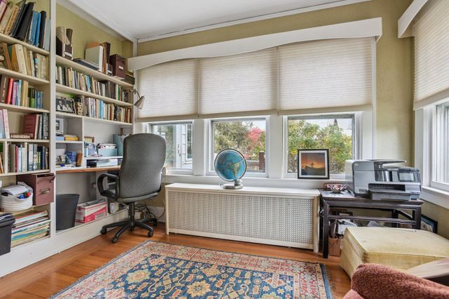 $360,000 | 139 Vauxhall Street, New London, CT 06320