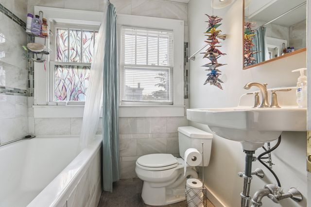 $360,000 | 139 Vauxhall Street, New London, CT 06320