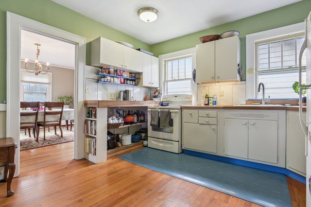 $360,000 | 139 Vauxhall Street, New London, CT 06320