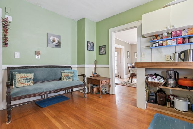 $360,000 | 139 Vauxhall Street, New London, CT 06320