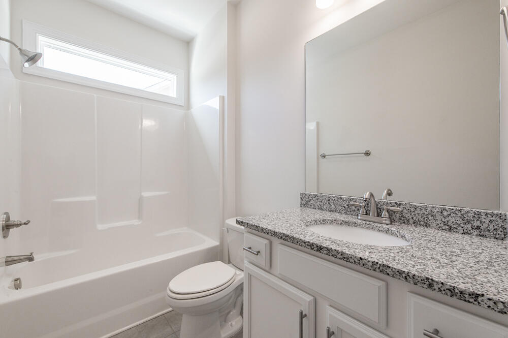 142 Fitzsimmon's Drive North Augusta, SC 29860 - Photo 22 of 36 Full Guest Bath!
