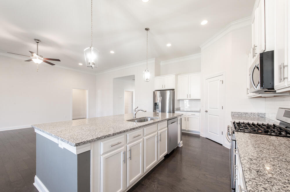 142 Fitzsimmon's Drive North Augusta, SC 29860 - Photo 5 of 36 Ample Cabinet Space!