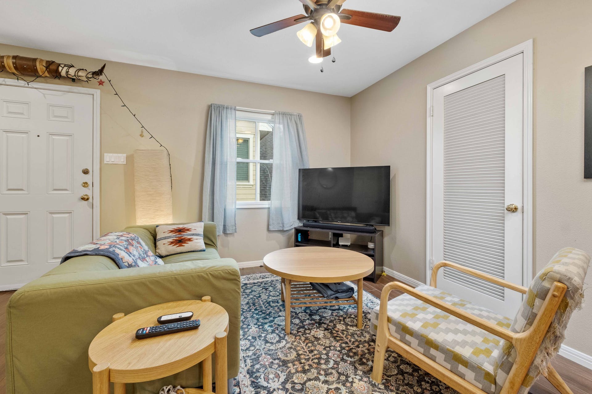 3822 Ridgelea Drive, Unit B Austin, TX 78731 - Photo 2 of 14