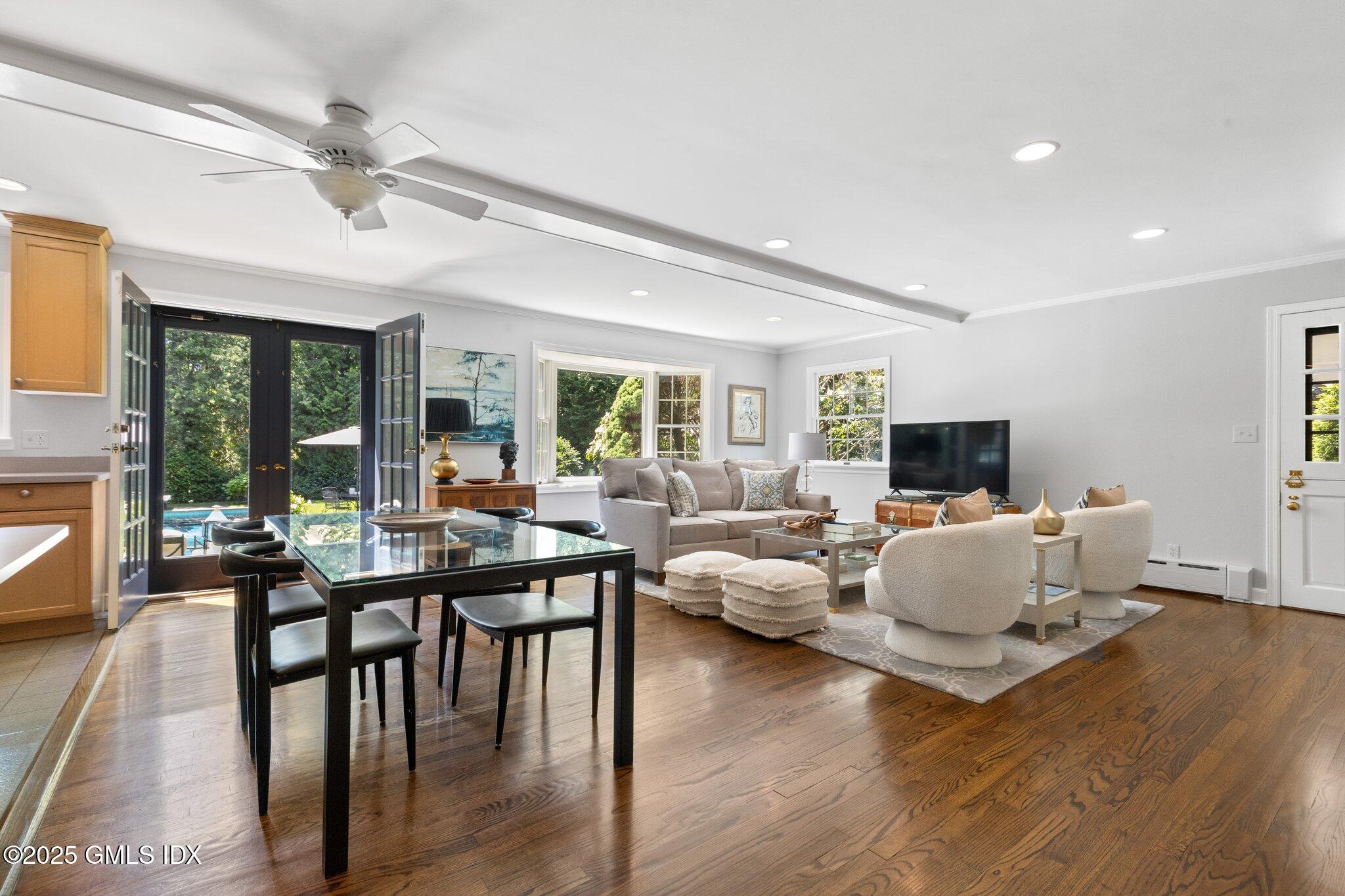 16 Verona Drive Riverside, CT 06878 - Photo 10 of 25 a living room with furniture wooden floor and a flat screen tv