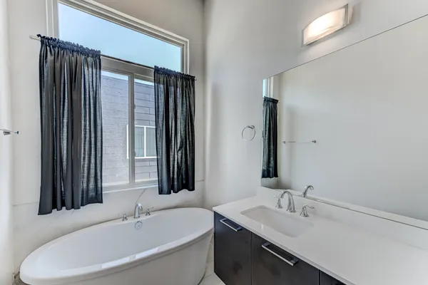 $408,000 | 2705 St Emanuel Street, Houston, TX 77004