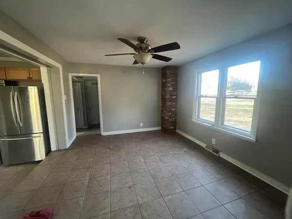 $1,395 | 1470 South Demeter Drive, Freeport, IL 61032