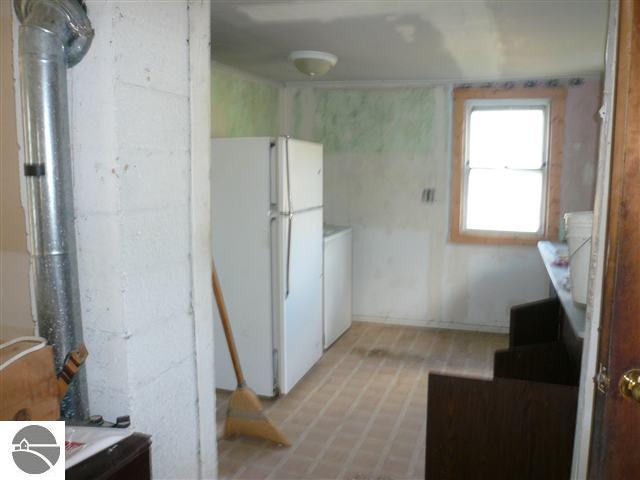 11651 Creighton Road Southwest Fife Lake, MI 49633 - Photo 6 of 15 1721198-5.JPG