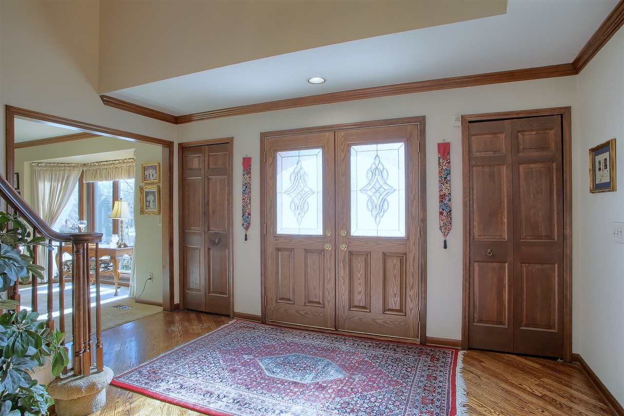 2614 Lambeth Park Rochester Hills, MI 48306 - Photo 3 of 32