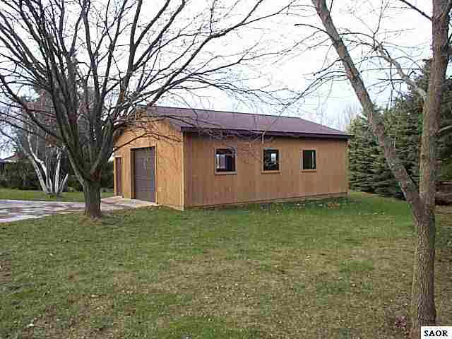 2500 West Hibbard Road Owosso, MI 48867 - Photo 3 of 9 46651-2.JPG