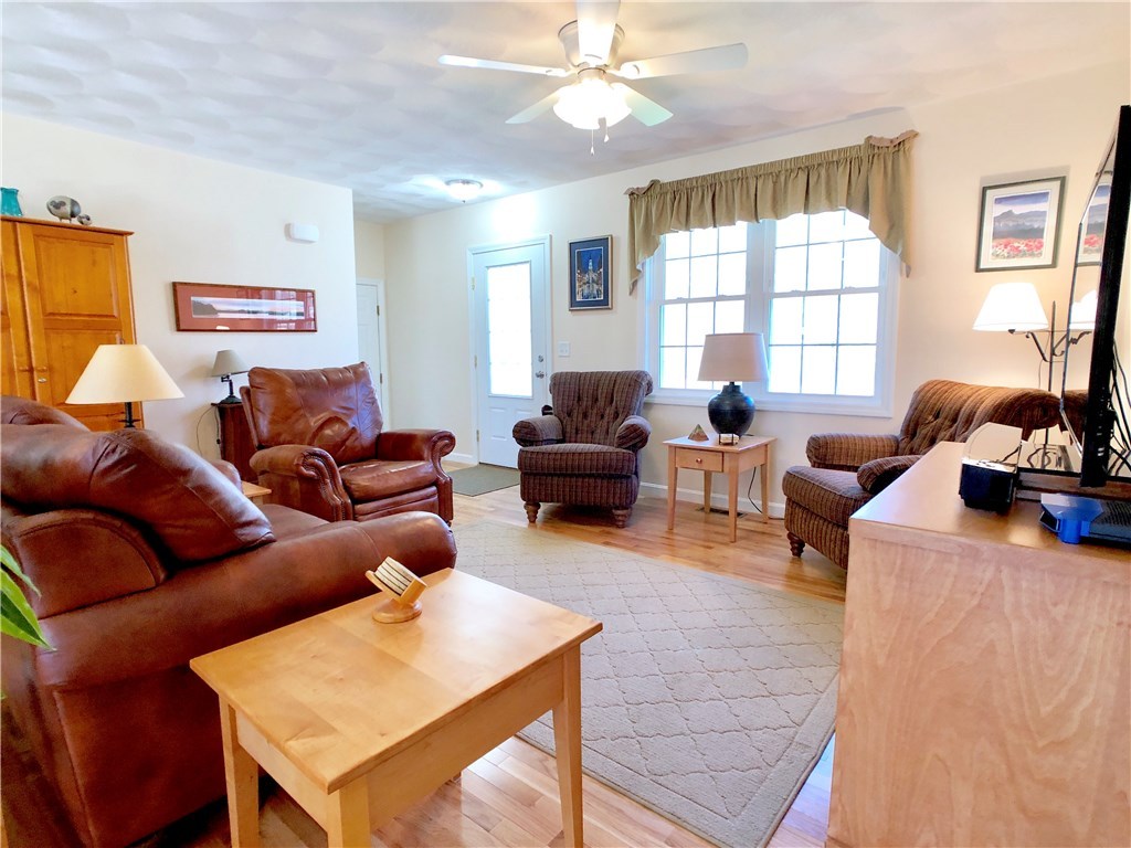 46 Hopkinton Hill Road Hopkinton, RI 02832 - Photo 4 of 26