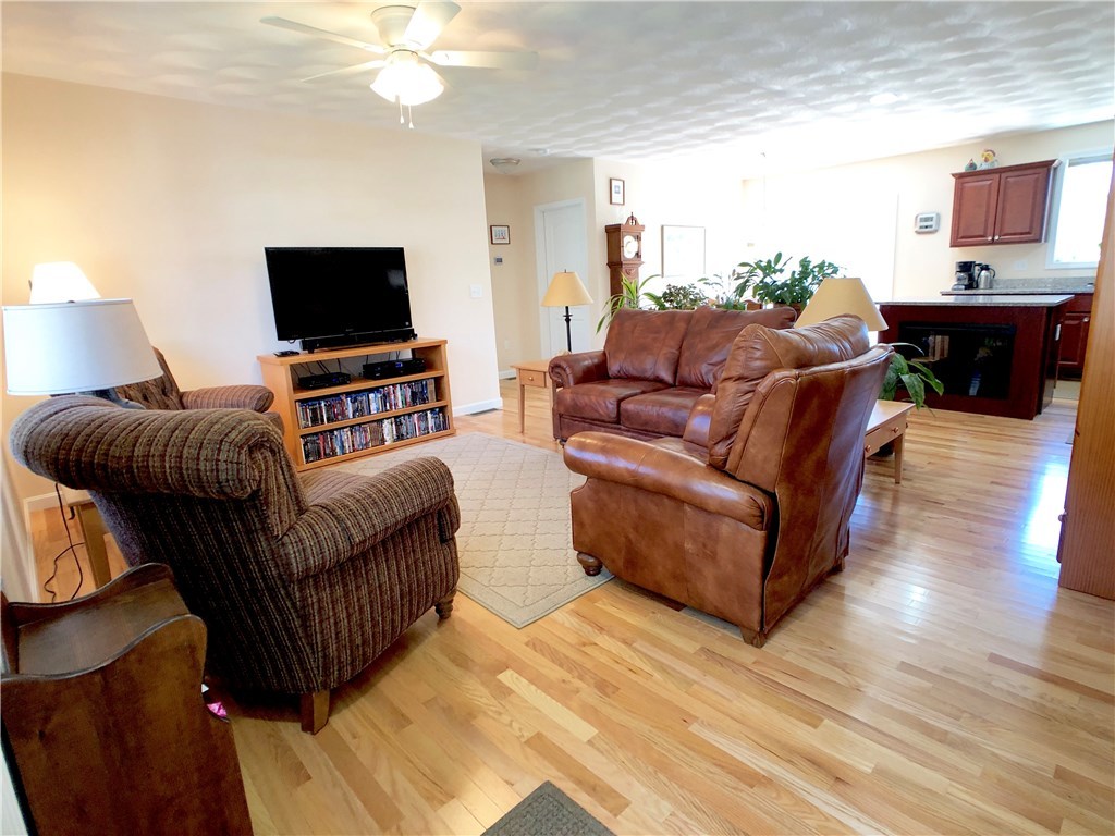 46 Hopkinton Hill Road Hopkinton, RI 02832 - Photo 5 of 26