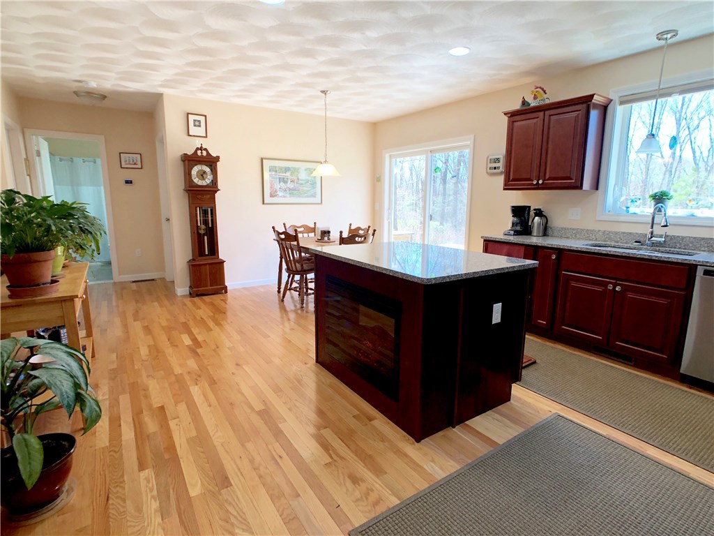 46 Hopkinton Hill Road Hopkinton, RI 02832 - Photo 8 of 26