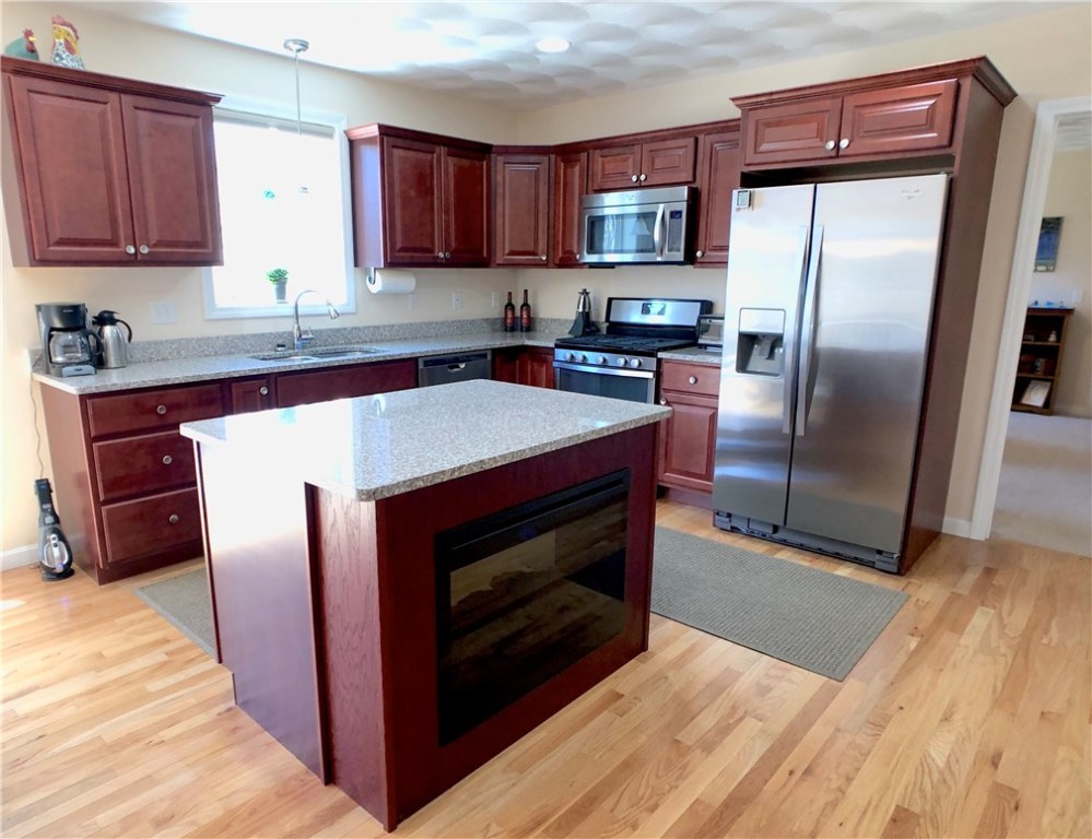 46 Hopkinton Hill Road Hopkinton, RI 02832 - Photo 9 of 26