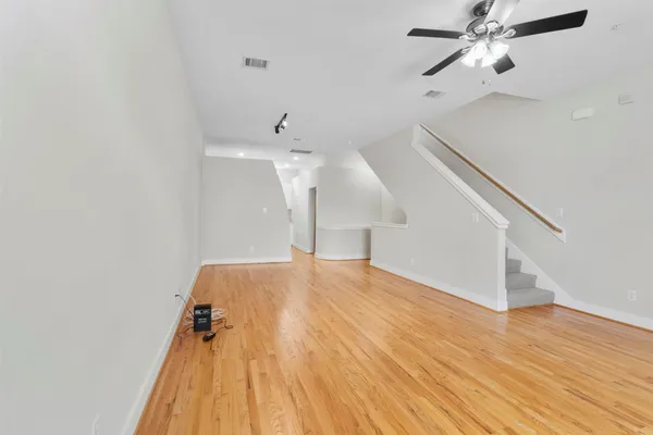 $220,000 | 8715 Meadowcroft Drive, Unit 201, Houston, TX 77063