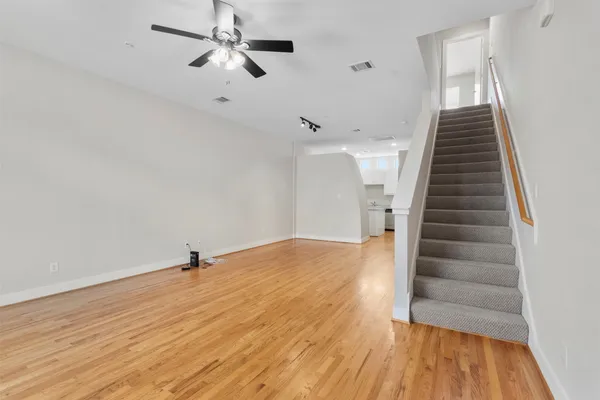 $220,000 | 8715 Meadowcroft Drive, Unit 201, Houston, TX 77063