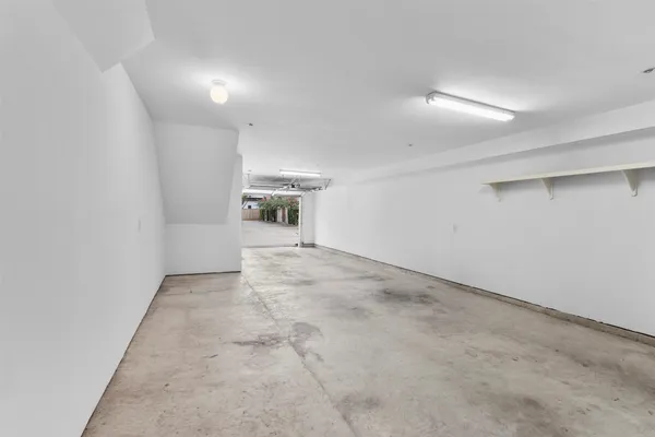 $220,000 | 8715 Meadowcroft Drive, Unit 201, Houston, TX 77063