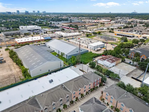 $220,000 | 8715 Meadowcroft Drive, Unit 201, Houston, TX 77063