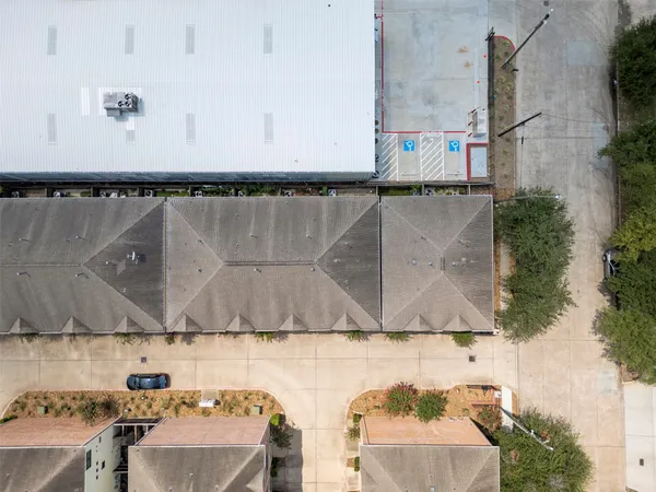 $220,000 | 8715 Meadowcroft Drive, Unit 201, Houston, TX 77063