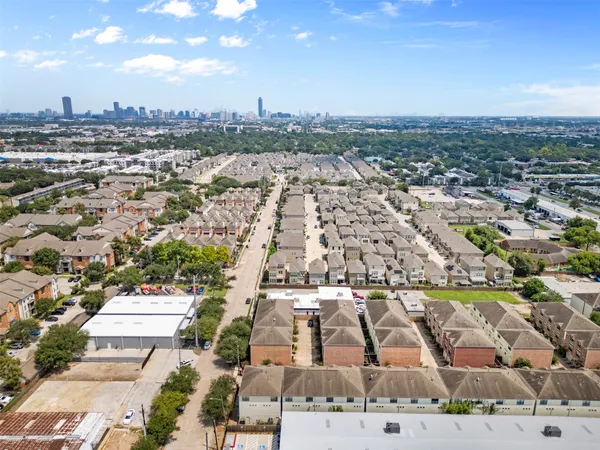 $220,000 | 8715 Meadowcroft Drive, Unit 201, Houston, TX 77063