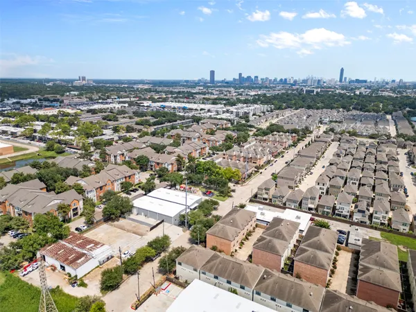 $220,000 | 8715 Meadowcroft Drive, Unit 201, Houston, TX 77063