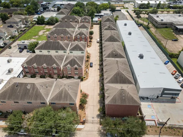 $220,000 | 8715 Meadowcroft Drive, Unit 201, Houston, TX 77063