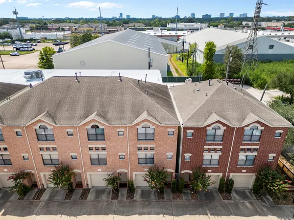 $220,000 | 8715 Meadowcroft Drive, Unit 201, Houston, TX 77063