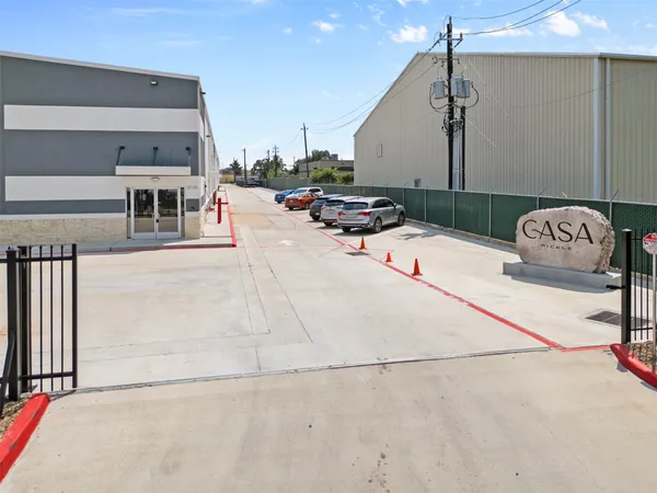 $220,000 | 8715 Meadowcroft Drive, Unit 201, Houston, TX 77063