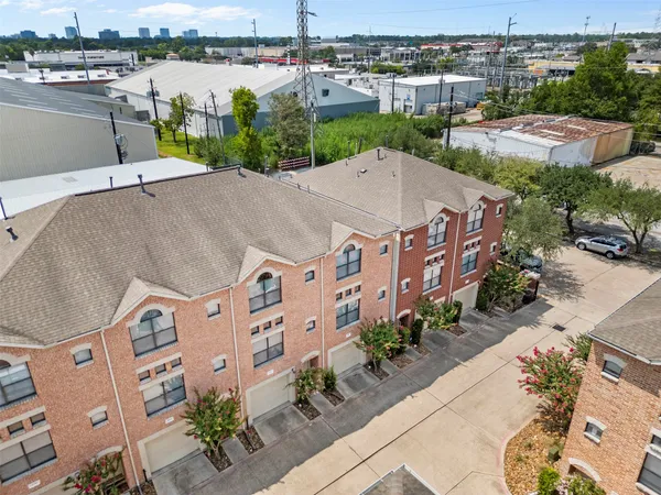 $220,000 | 8715 Meadowcroft Drive, Unit 201, Houston, TX 77063