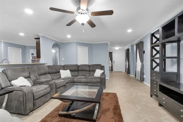 $2,000 | 1604 Hickory Burl Lane, Conroe, TX 77301